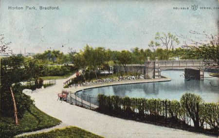 Horton Park, Bradford. https://www.flickr.com/photos/bradford_timeline/14741747256/in/album-72157625961806726/ (CC BY-NC 2.0)