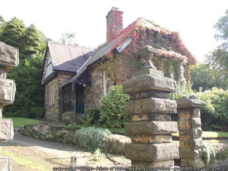 Prince of Wales Park lodge. Photo © Betty Longbottom (cc-by-sa/2.0)