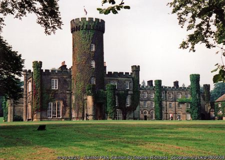 Swinton Park. Photo © Stephen Richards (cc-by-sa/2.0)