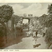 East Park Hull c. 1906. https://tuckdbpostcards.org/items/51486 CC-BY