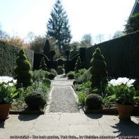 York Gate gardens. Photo © Christine Johnstone (cc-by-sa/2.0)