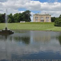 Sledmere House. Photo © Pauline E (cc-by-sa/2.0)